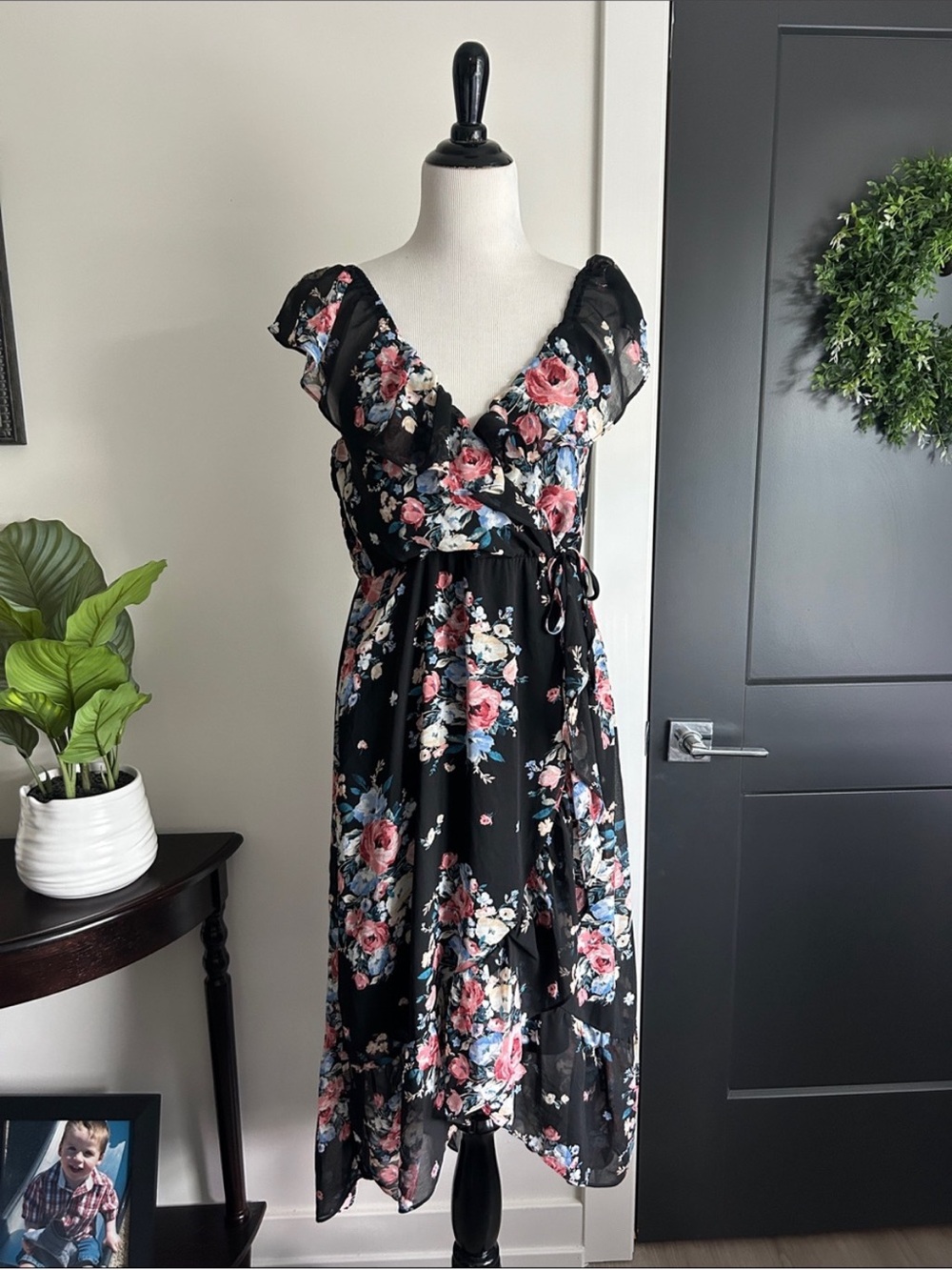 Lily🌺🌸🦋 Rose L Black Floral Wrap Midi Dress with Pink Rose Print